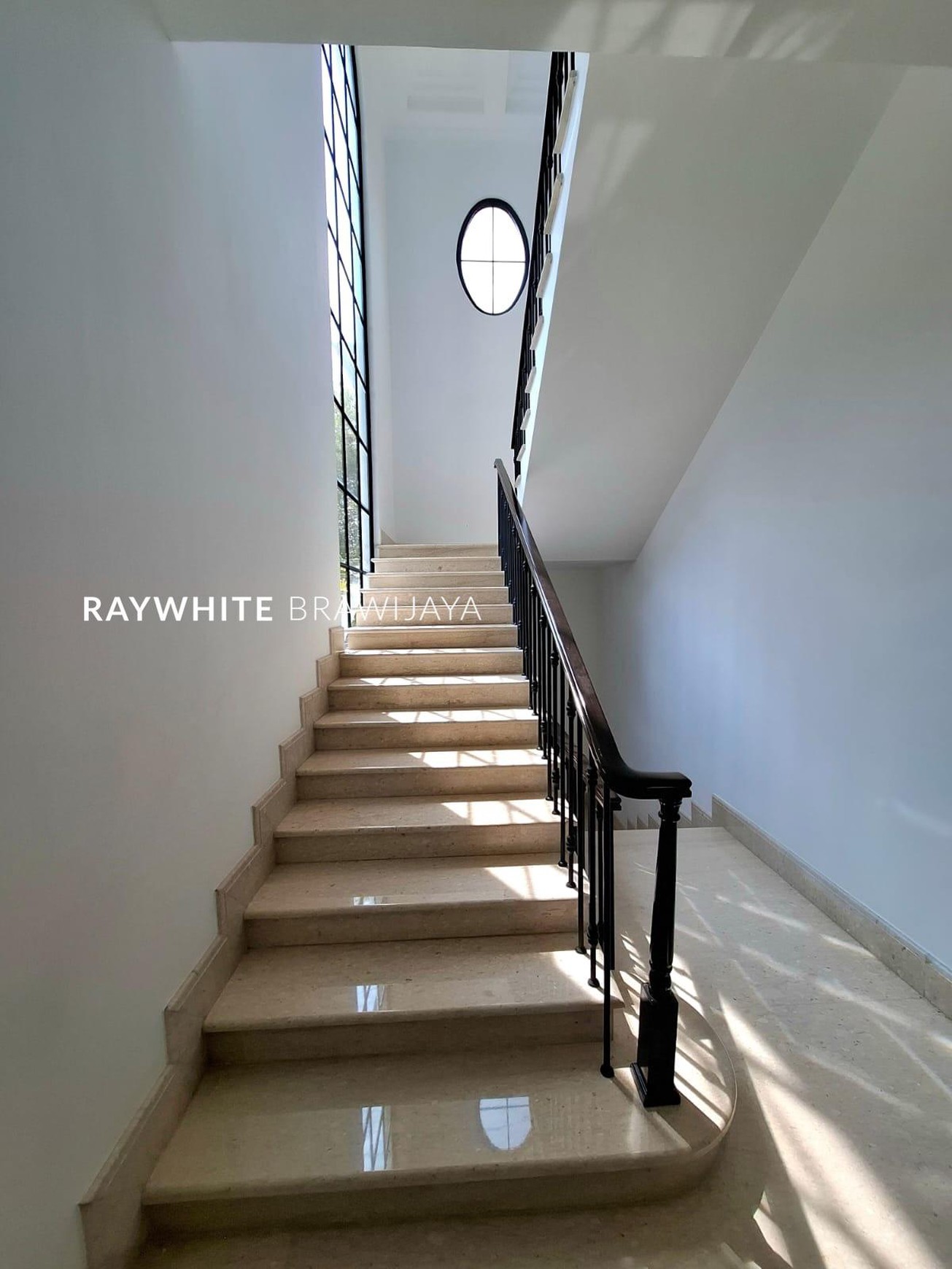 Rumah Siap Huni Model American Classic Area Cipete Fatmawati