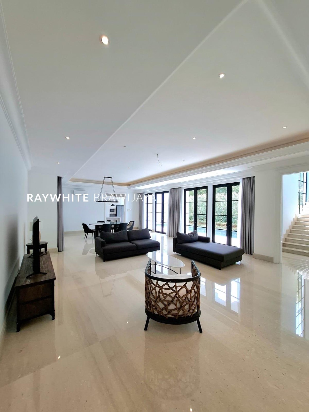 Rumah Siap Huni Model American Classic Area Cipete Fatmawati