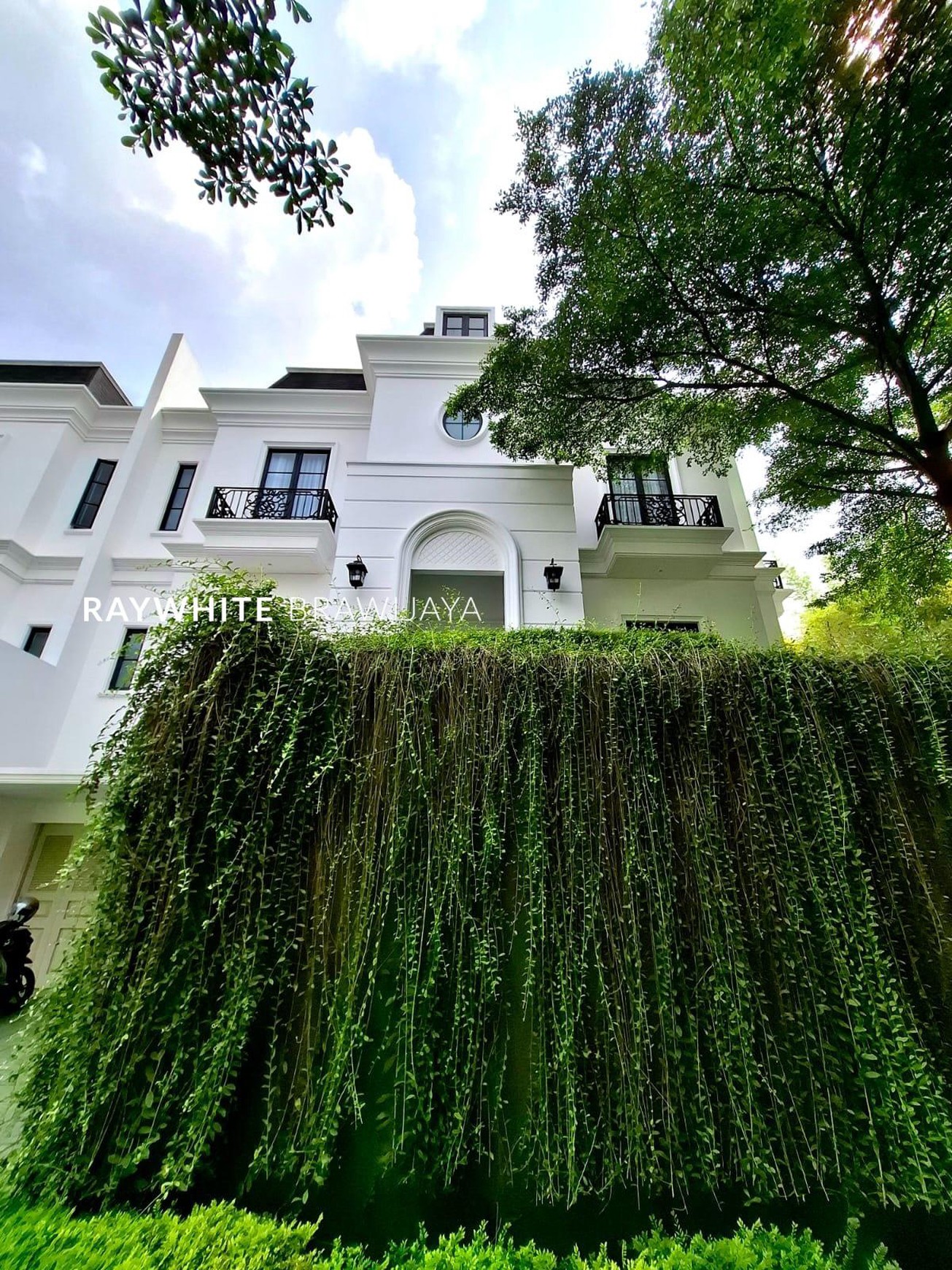 Rumah Siap Huni Model American Classic Area Cipete Fatmawati
