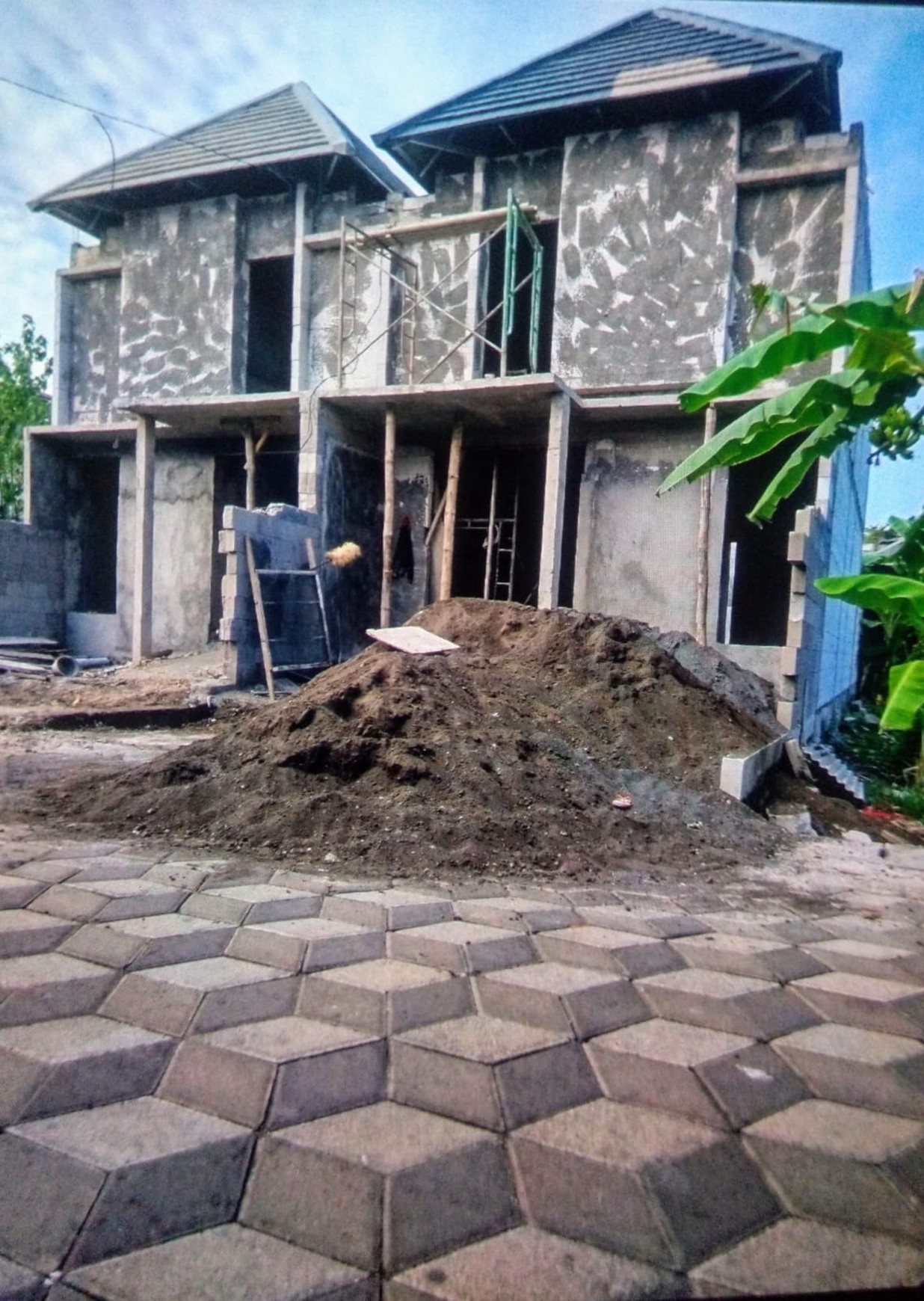 Rumah Baru Siap Huni di Rungkut Surabaya Timur - Lokasi Strategis, SHM, Bisa KPR!