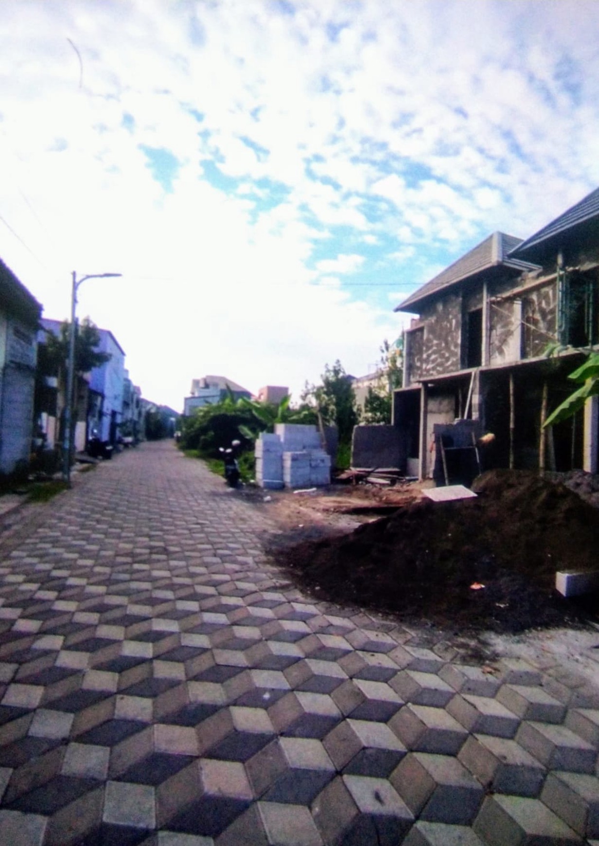 Rumah Baru Siap Huni di Rungkut Surabaya Timur - Lokasi Strategis, SHM, Bisa KPR!