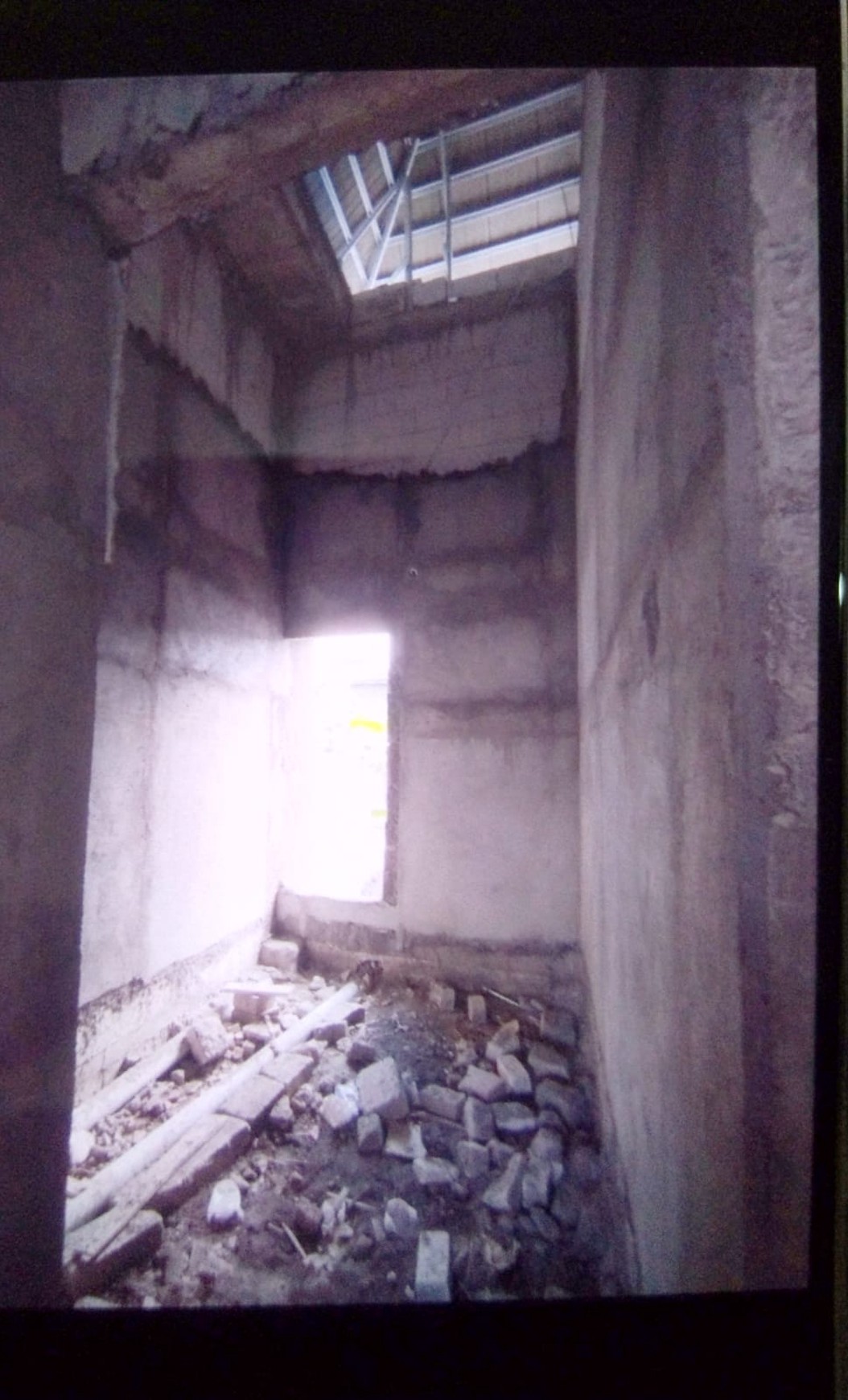 Rumah Baru Siap Huni di Rungkut Surabaya Timur - Lokasi Strategis, SHM, Bisa KPR!