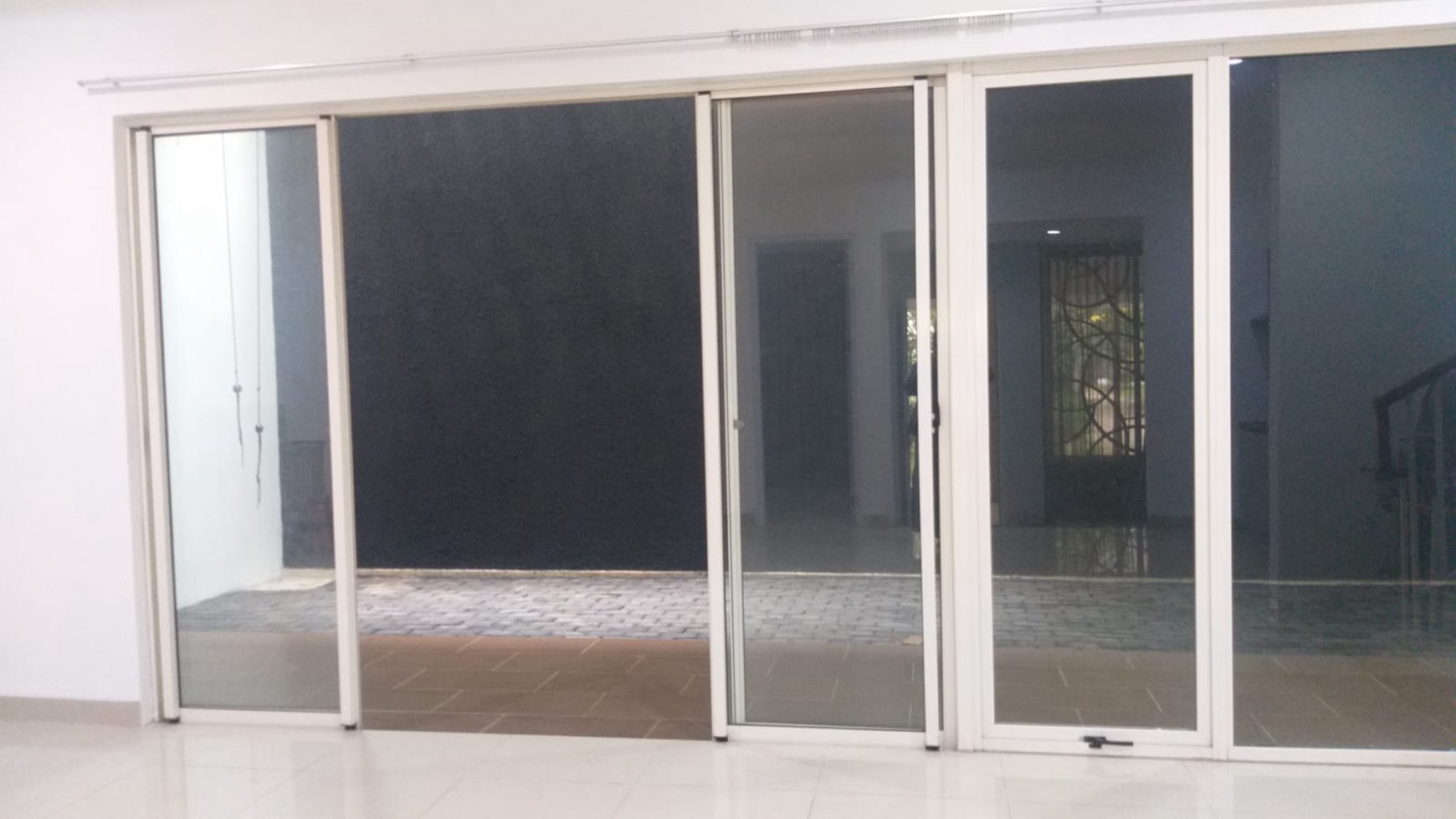 Rumah 2 lantai ,jalan lebar di Bintaro Jaya 7