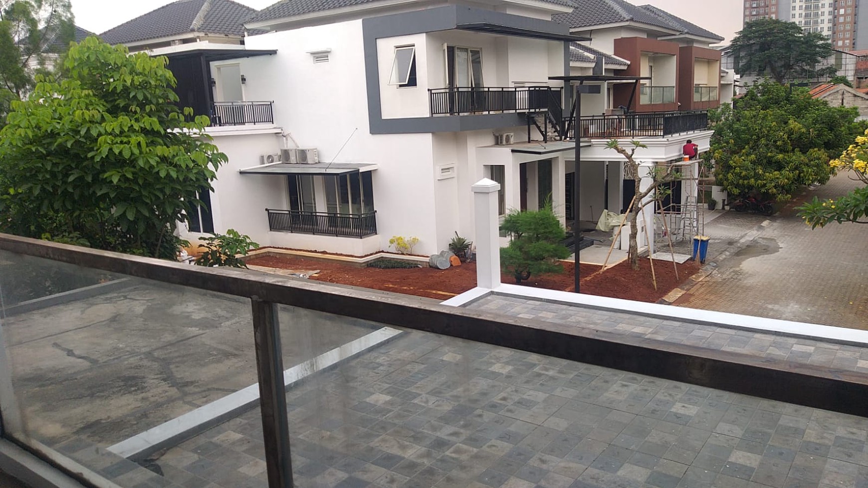 Rumah 2 lantai ,jalan lebar di Bintaro Jaya 7