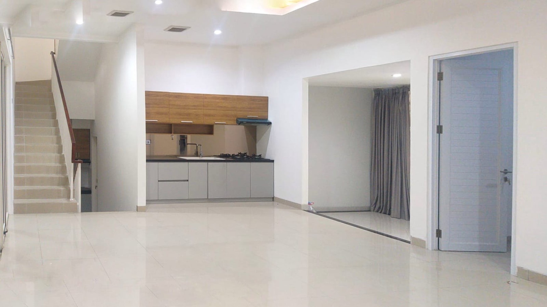 Rumah 2 lantai ,jalan lebar di Bintaro Jaya 7