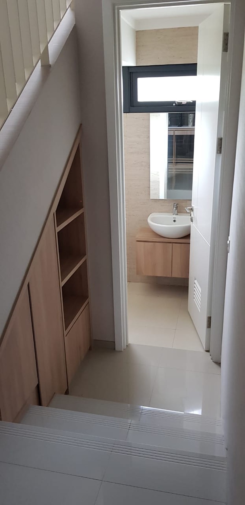 Di Sewakan Rumah Cantik Fully Furnished Siap Huni Dalam Cluster @Bintaro Sektor 9