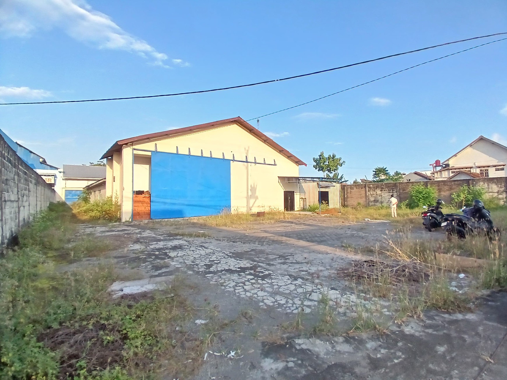 Disewakan Gudang 1397 meter Persegi Lokasi Strategis Dekat Pasar STAN Maguwoharjo Depok Sleman