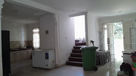 dijual Rumah nyaman, lokasi oke di Bintaro Jaya 9