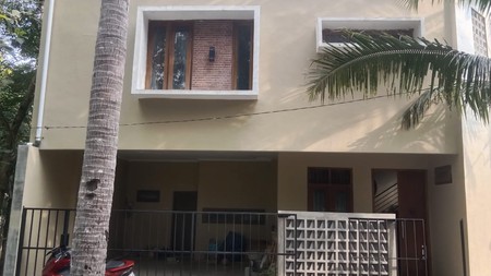 Rumah Tinggal 2 Lantai Semi Furnish Lokasi Balecatur Gamping Sleman 