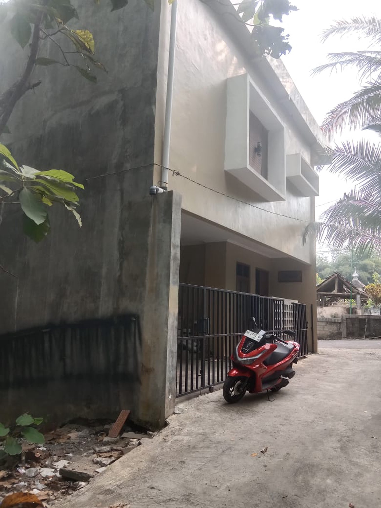 Rumah Tinggal 2 Lantai Semi Furnish Lokasi Balecatur Gamping Sleman 