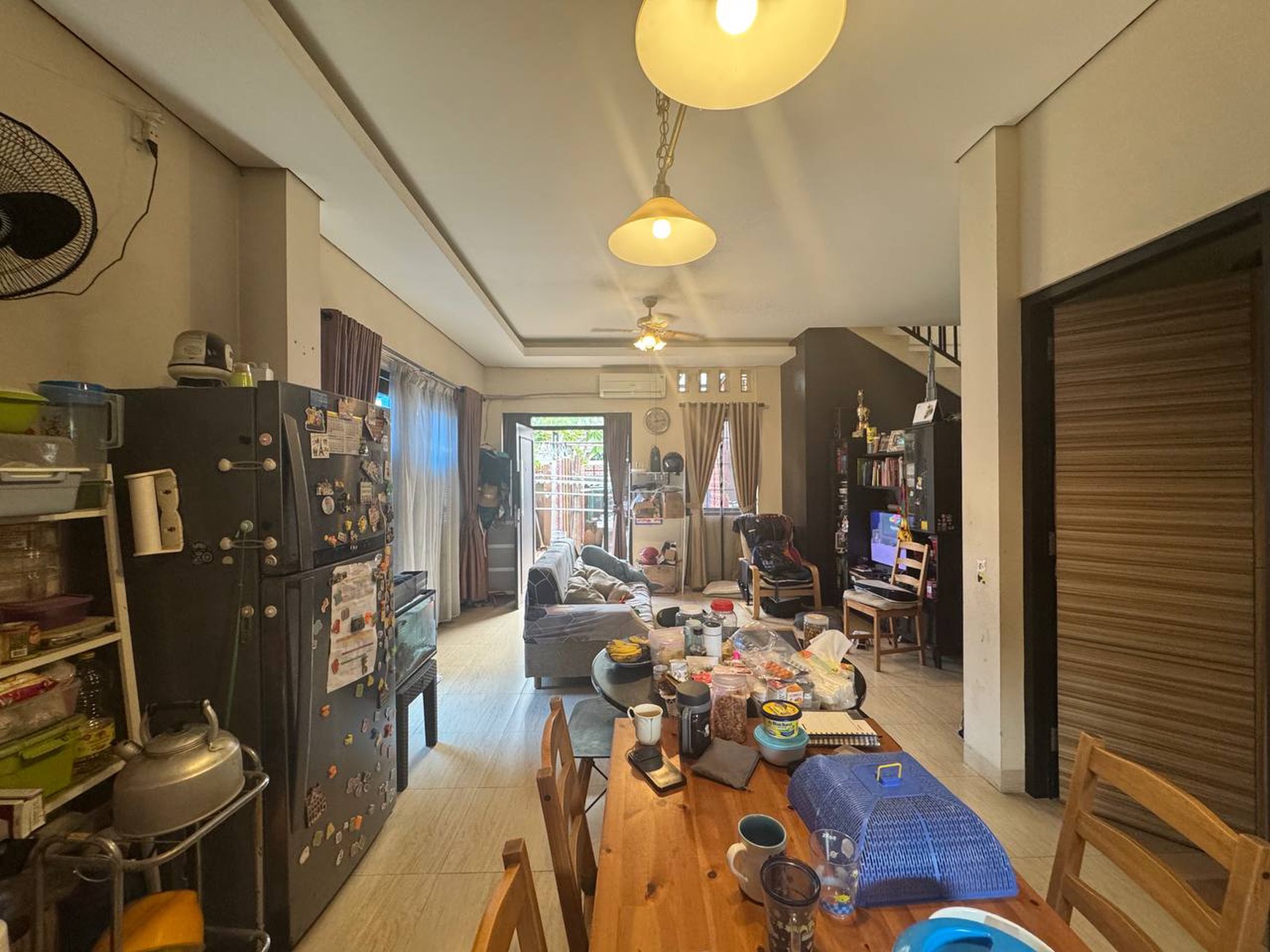 Lebak bulus cirendeu poncol luas 150 rumah hoek dekat ke mrt