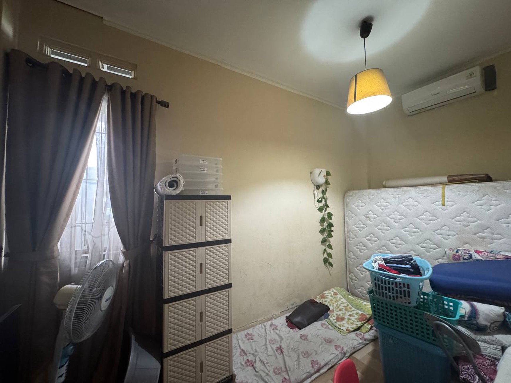 Lebak bulus cirendeu poncol luas 150 rumah hoek dekat ke mrt