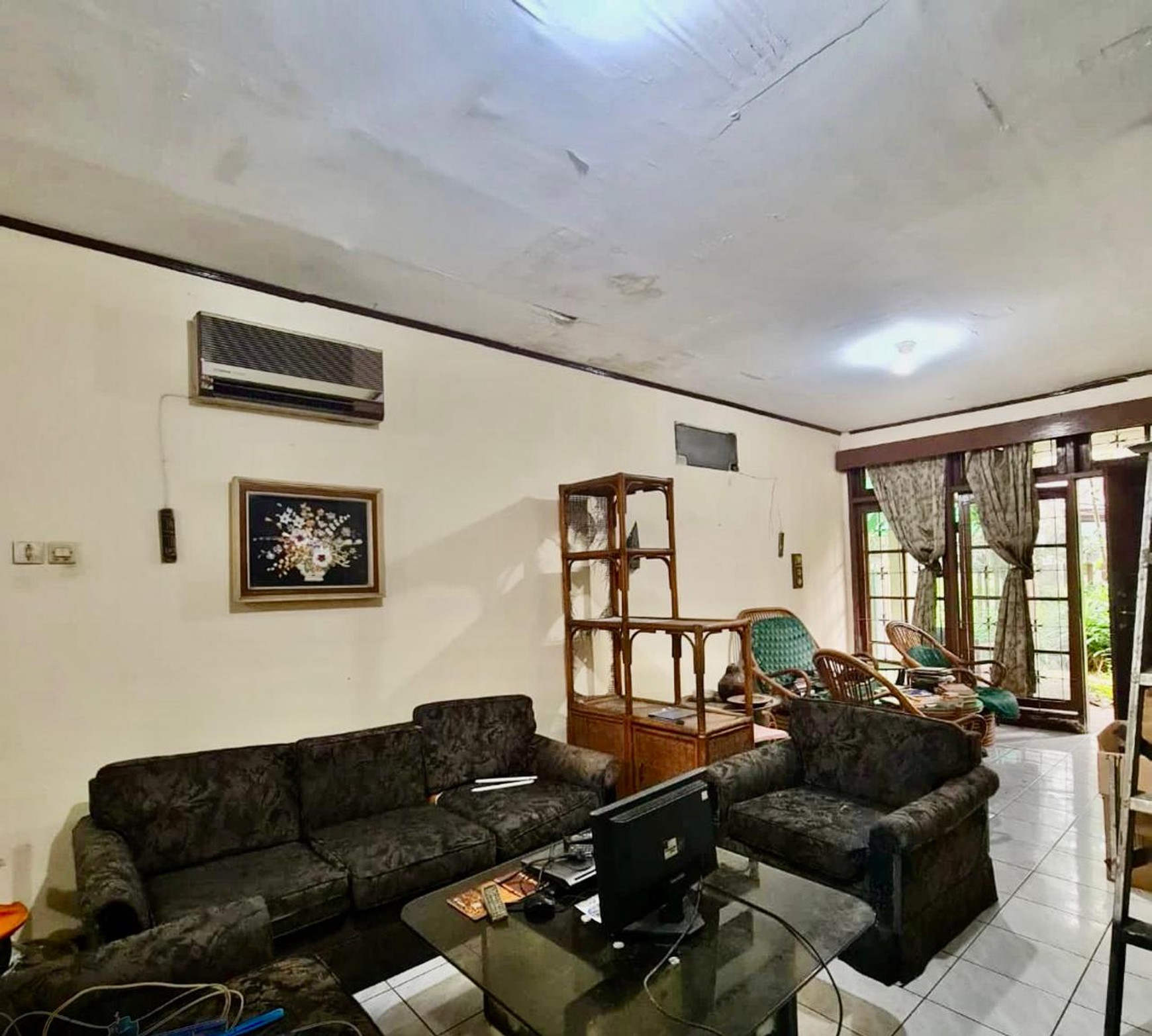 Rumah Hitung Tanah dengan Lokasi Strategis @Kebayoran Lama