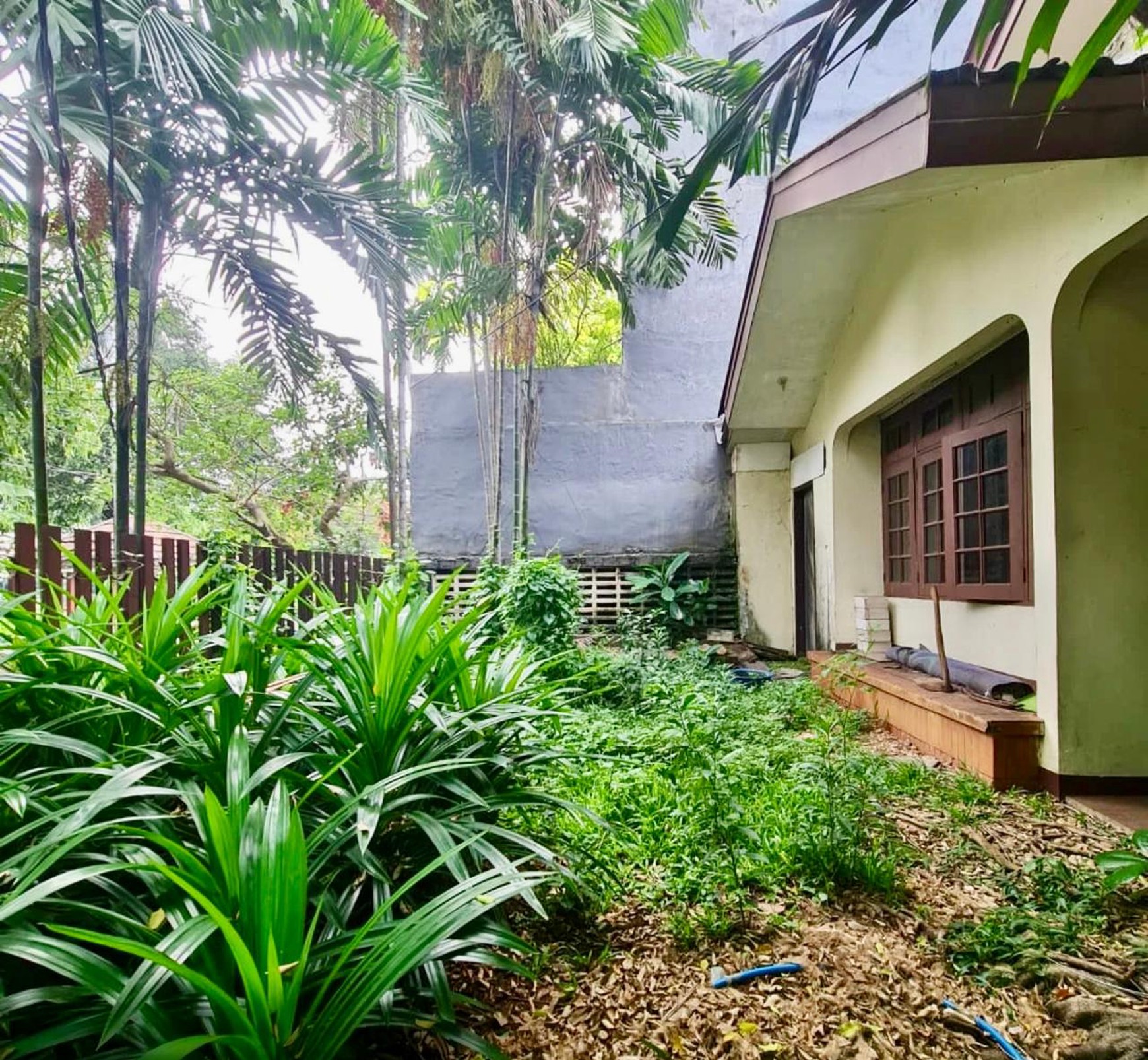 Rumah Hitung Tanah dengan Lokasi Strategis @Kebayoran Lama