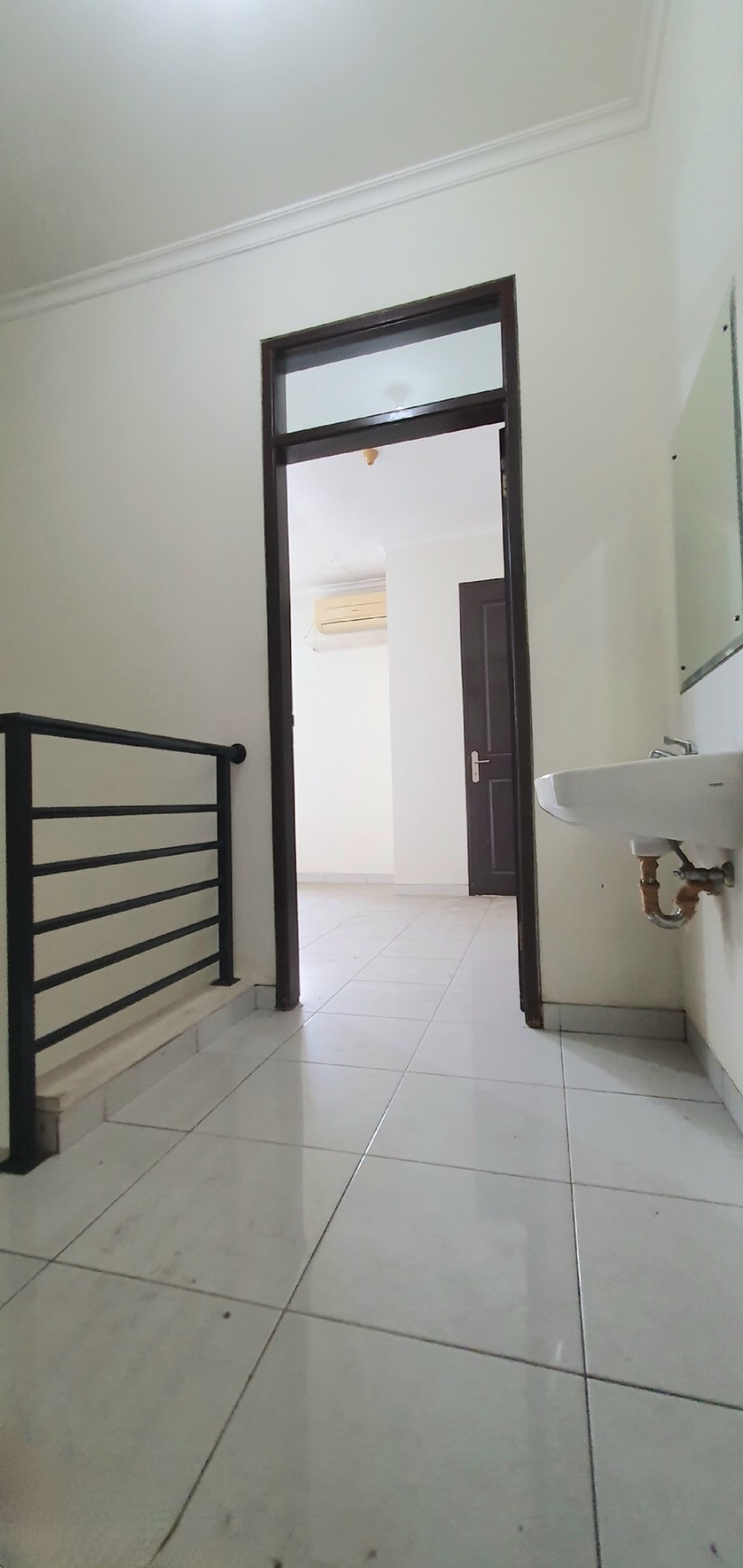 Rumah Gading Arcadia lebar 6, modern minimalis, fully renovated, di kompleks yang rapih dan tenang di Kelapa Gading