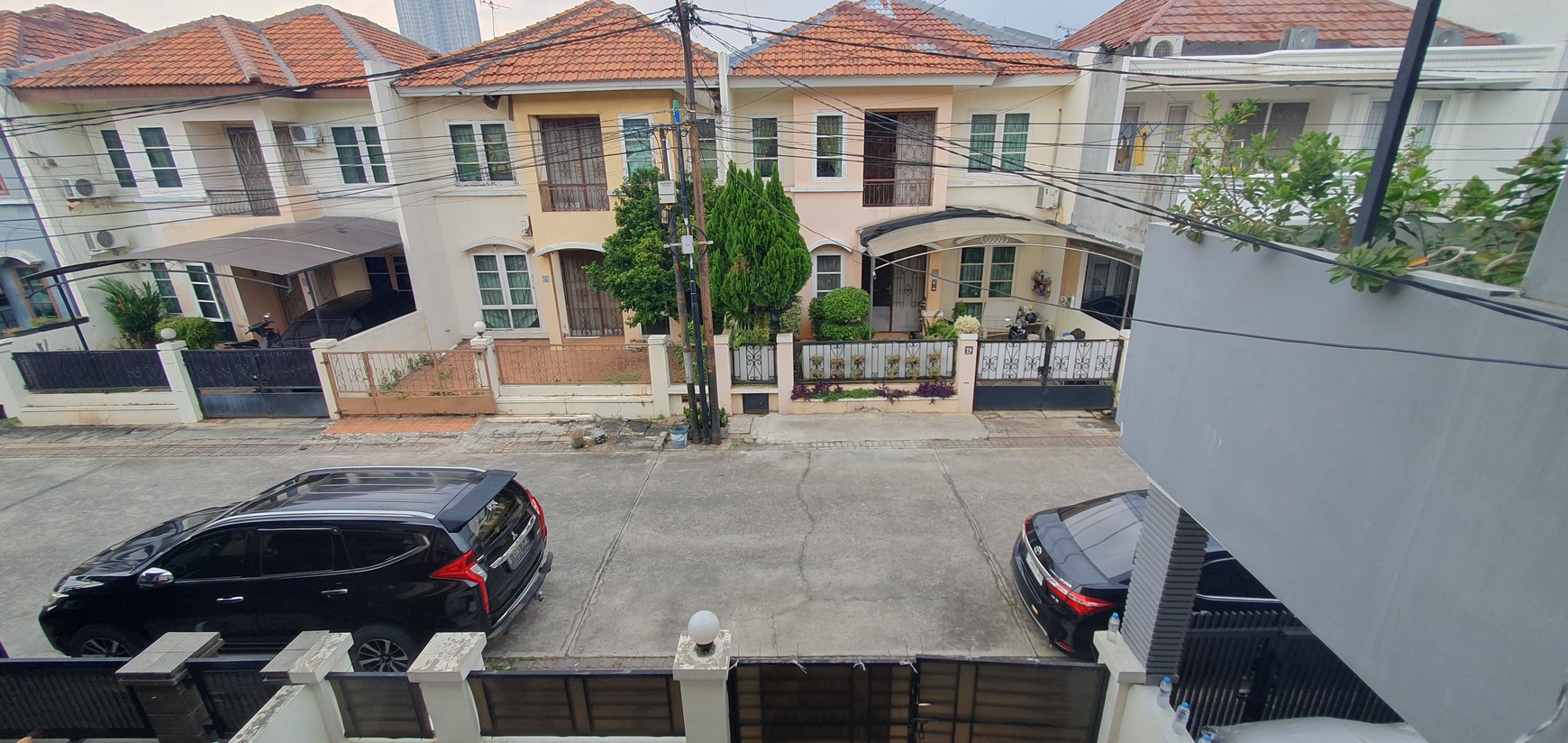 Rumah Gading Arcadia lebar 6, modern minimalis, fully renovated, di kompleks yang rapih dan tenang di Kelapa Gading