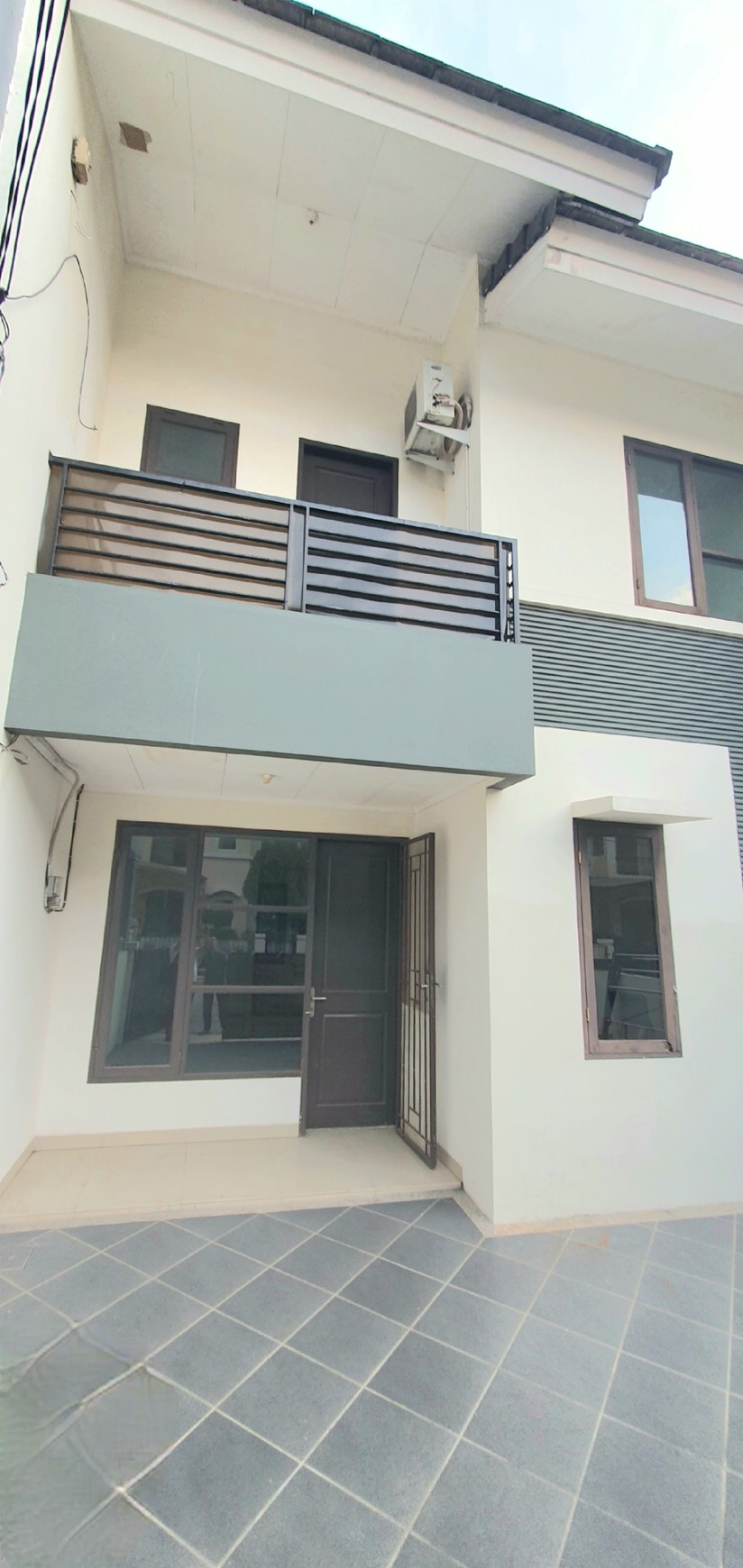 Rumah Gading Arcadia lebar 6, modern minimalis, fully renovated, di kompleks yang rapih dan tenang di Kelapa Gading