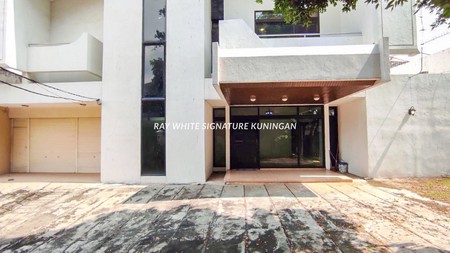 Rumah 2 Lantai Siap Huni Lokasi Strategis di Jl. Bangka II