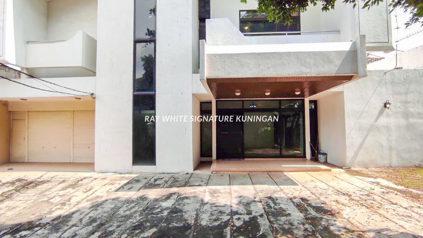 Rumah 2 Lantai Siap Huni Lokasi Strategis di Jl. Bangka II