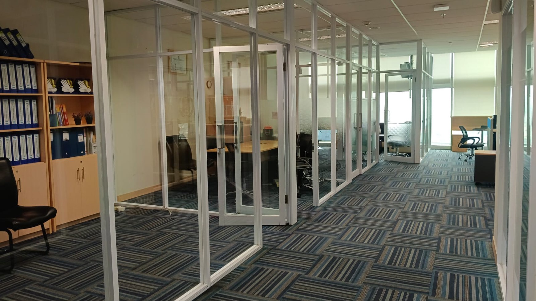 Ruang Unit Kantor 18 Offices Park