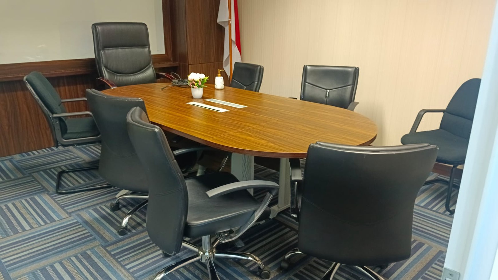 Ruang Unit Kantor 18 Offices Park