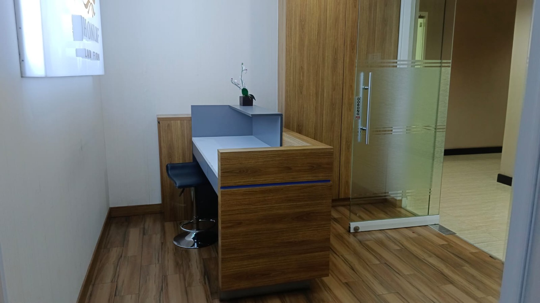 Ruang Unit Kantor 18 Offices Park