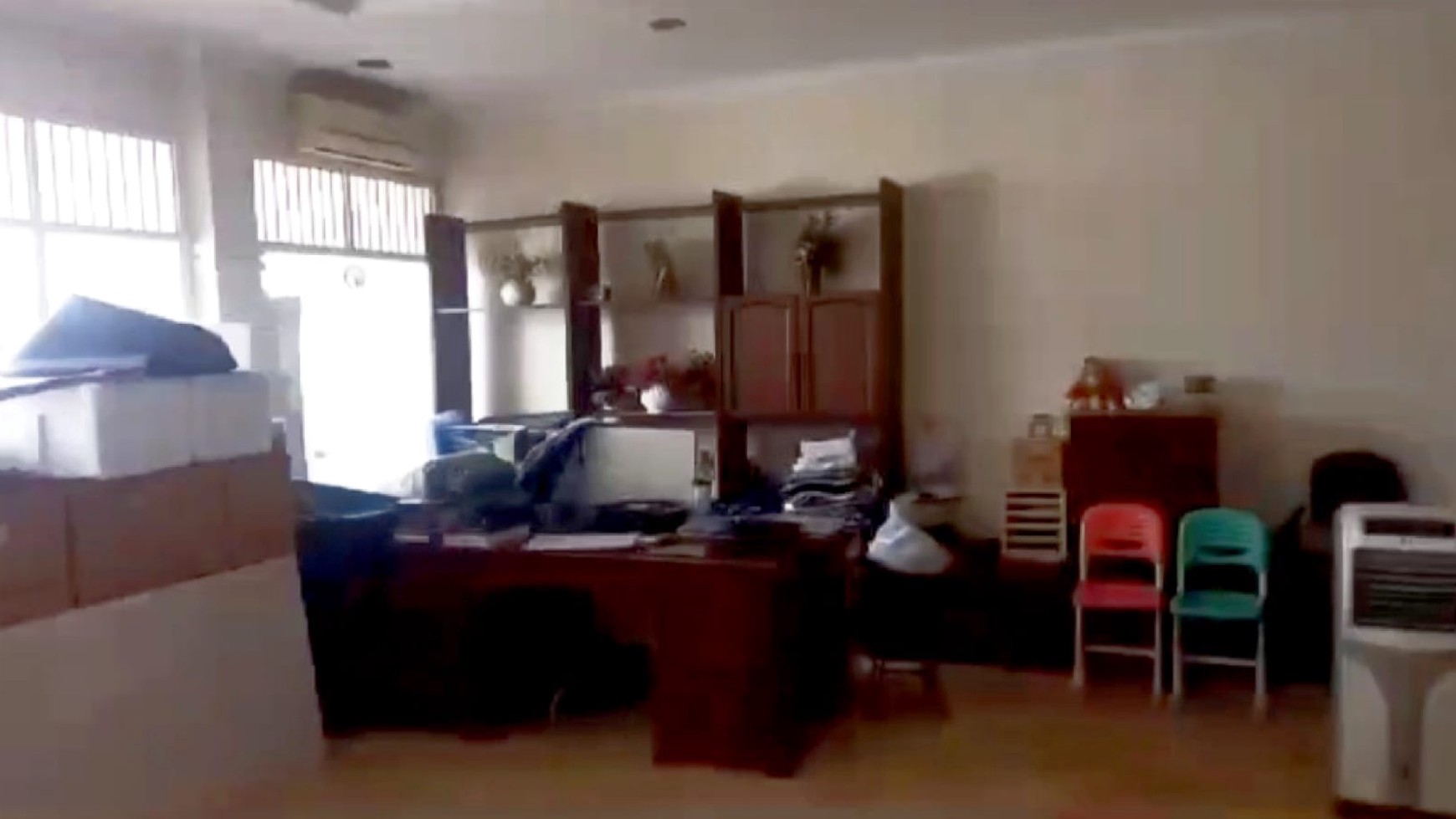 Rumah 3,5 lantai, lokasi elite, strategis, jl. Ubud, Kuningan, Jakarta Selatan