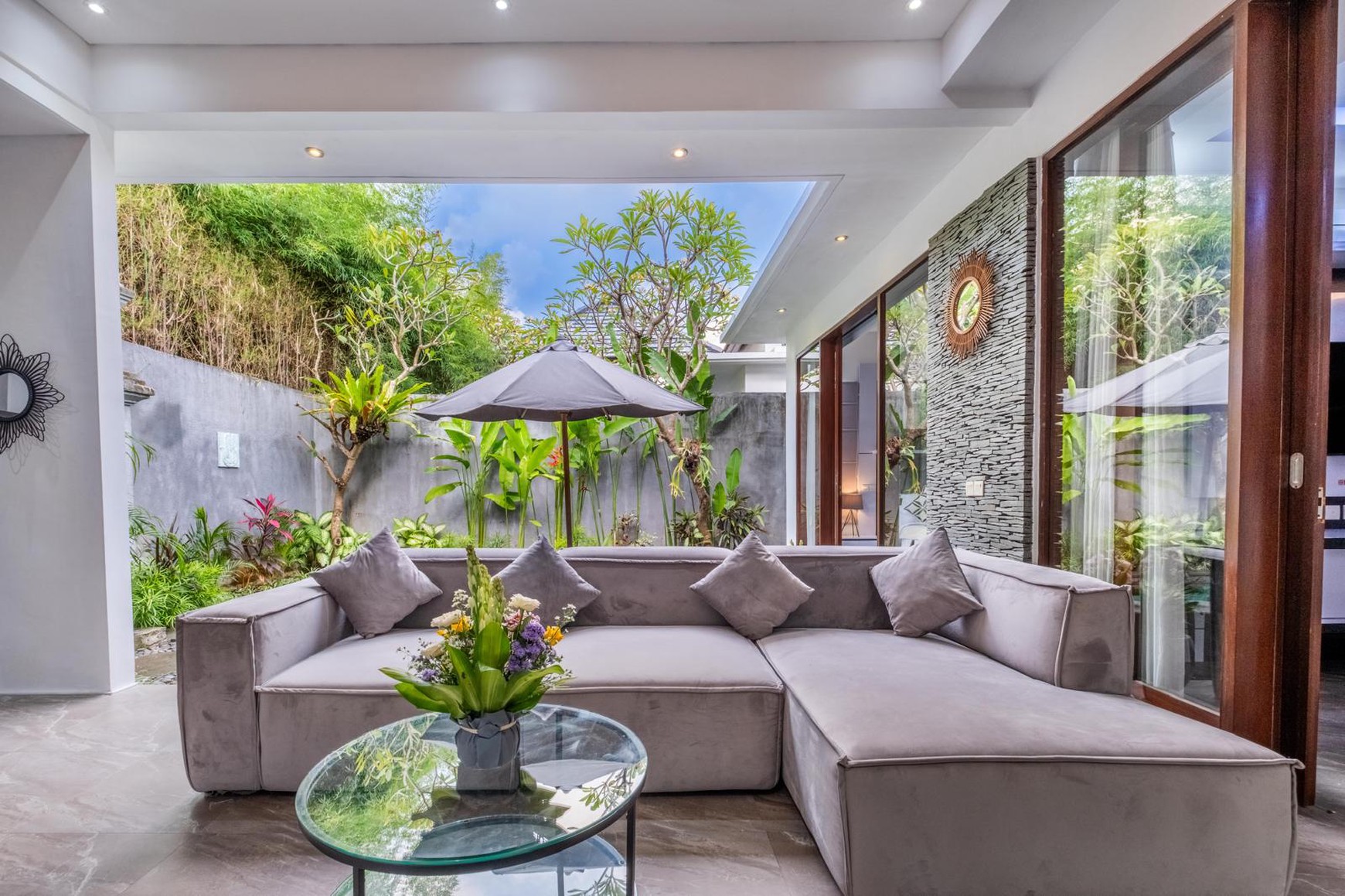 Leasehold Villa 2 Bedrooms In Heart Seminyak