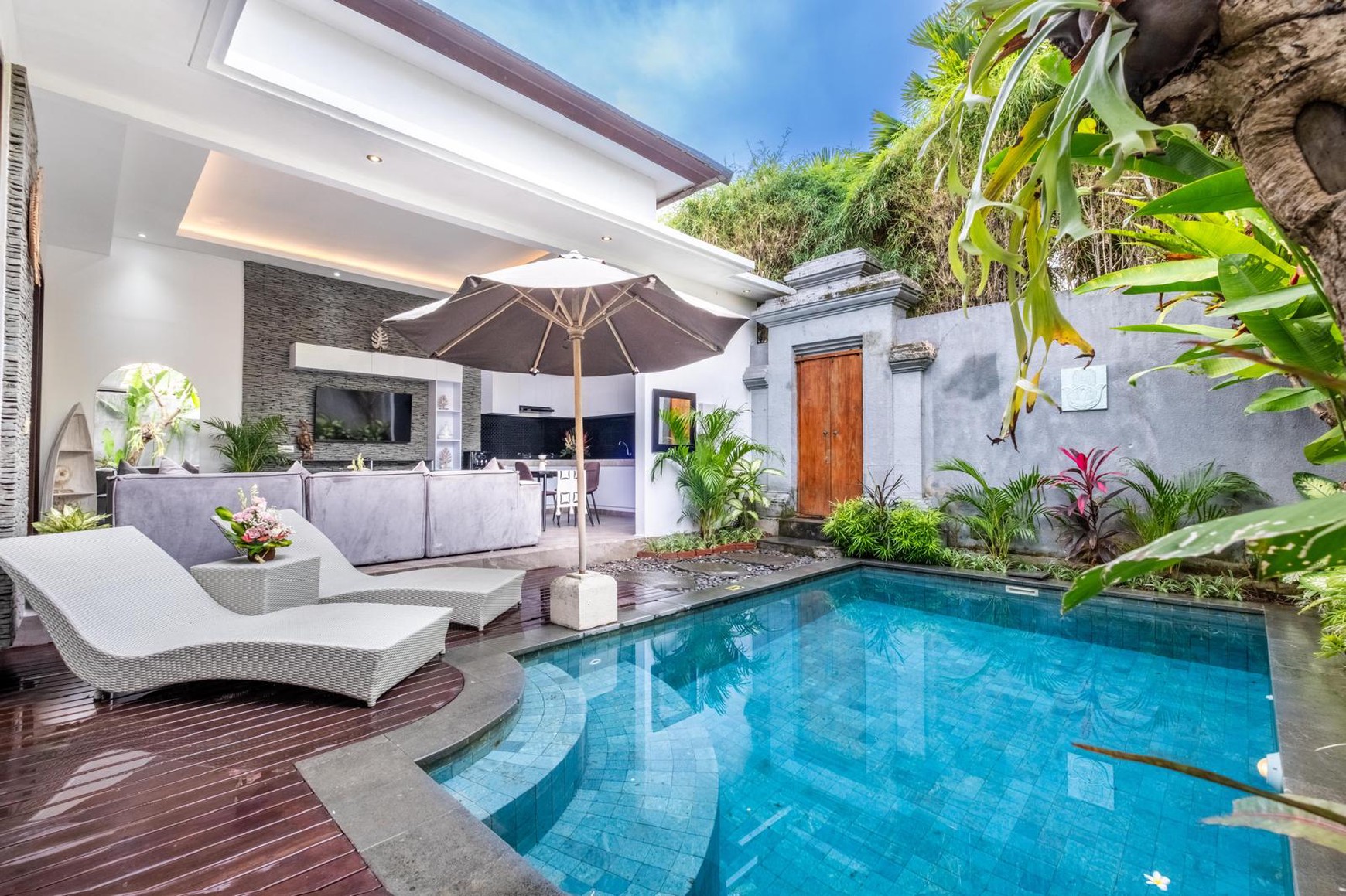 Leasehold Villa 2 Bedrooms In Heart Seminyak