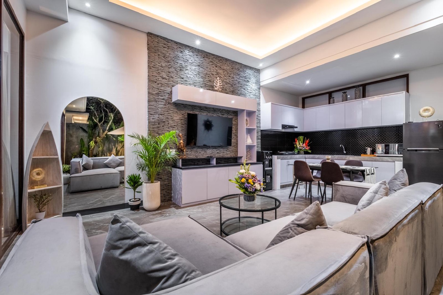Leasehold Villa 2 Bedrooms In Heart Seminyak