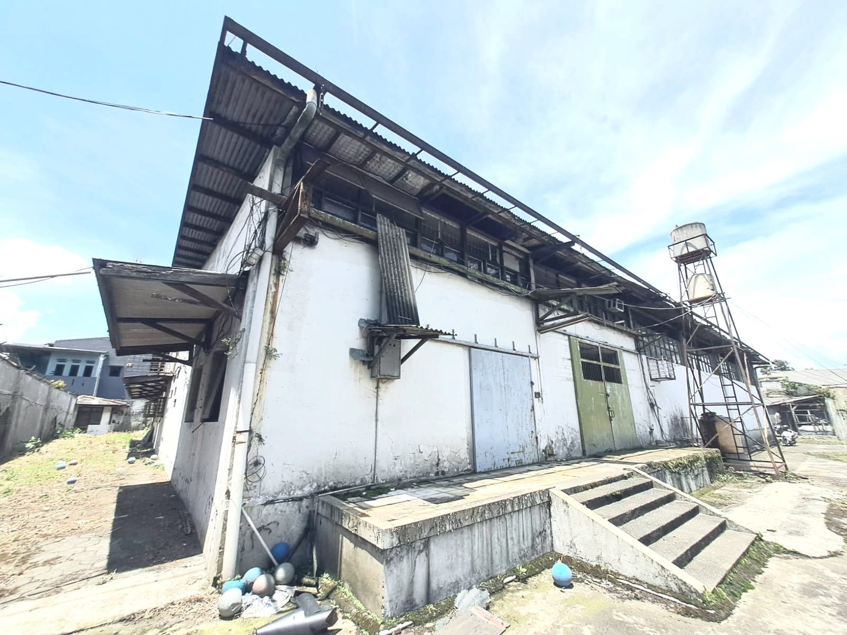 GUDANG STRATEGIS MOCH TOHA, DAYEUHKOLOT, BANDUNG, DEKAT PINTU TOL, COCOK UNTUK KANTOR, GUDANG LOGISTIK