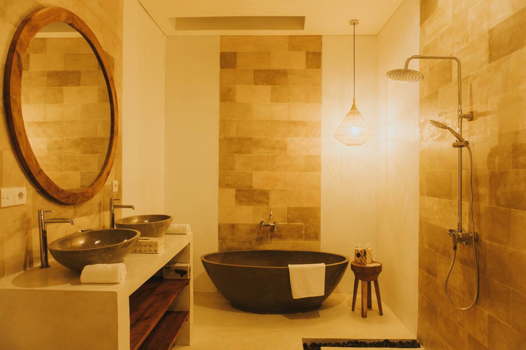  Charming 2-Bedroom Leasehold Villa for Sale in Ubud - Serene Rice Field Views