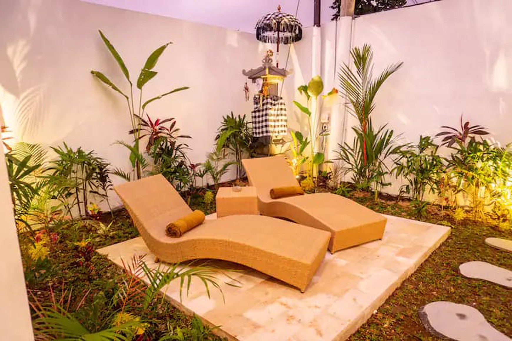  Charming 2-Bedroom Leasehold Villa for Sale in Ubud - Serene Rice Field Views