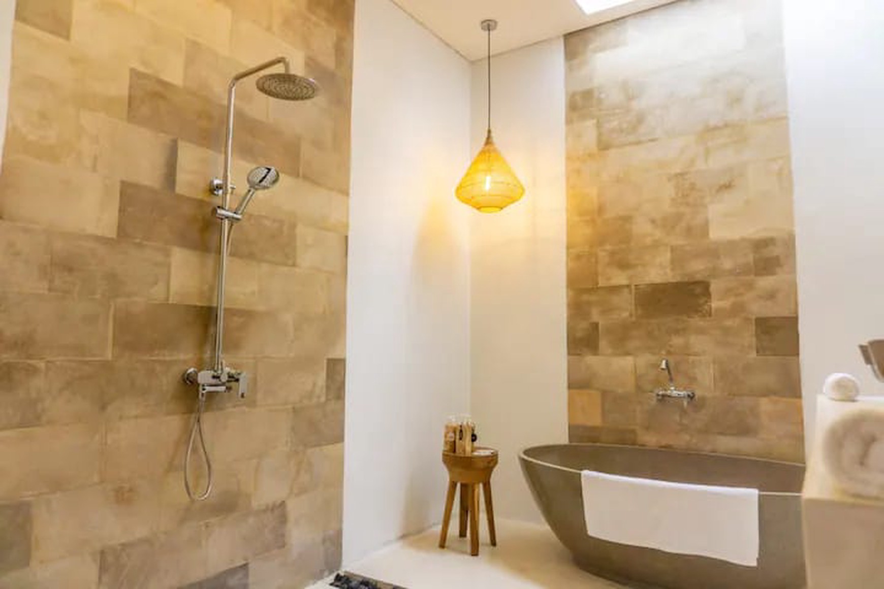  Charming 2-Bedroom Leasehold Villa for Sale in Ubud - Serene Rice Field Views