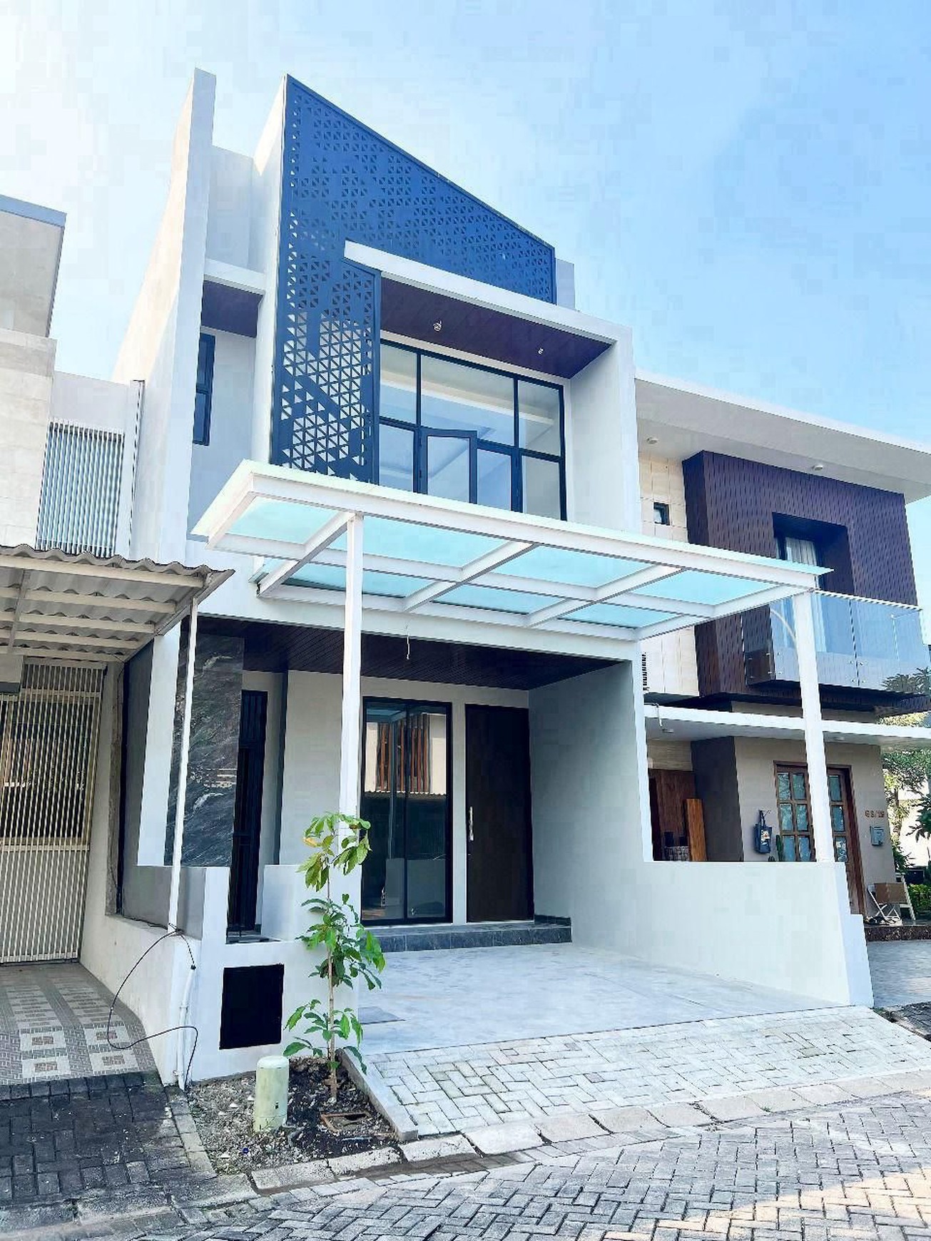 Rumah Baru Dian Istana Surabaya Barat Dijual Cepat dan Murah 