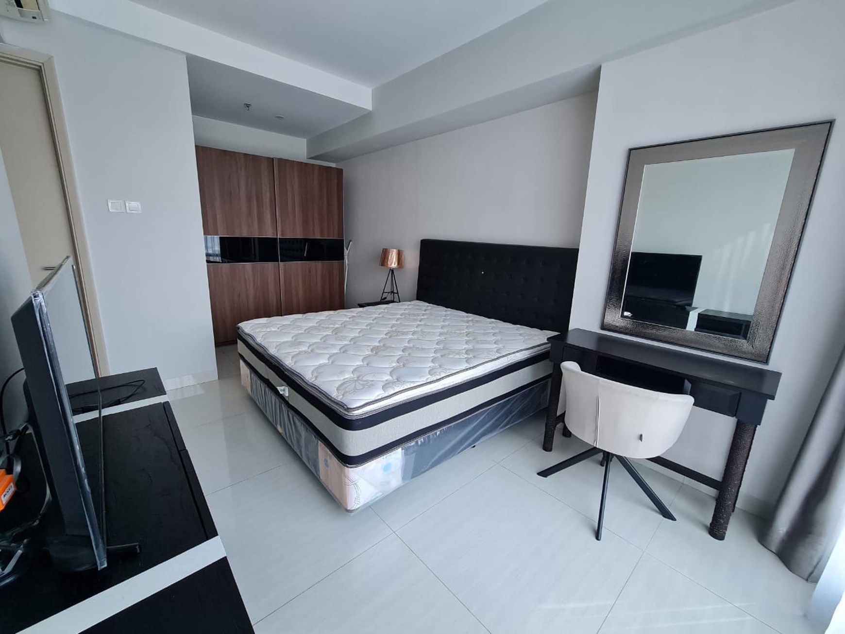 Disewakan Apartemen La Riz Mansion Pakuwon Mall Tipe 3 Bedroom Full Furnished - Lantai 8 Best View