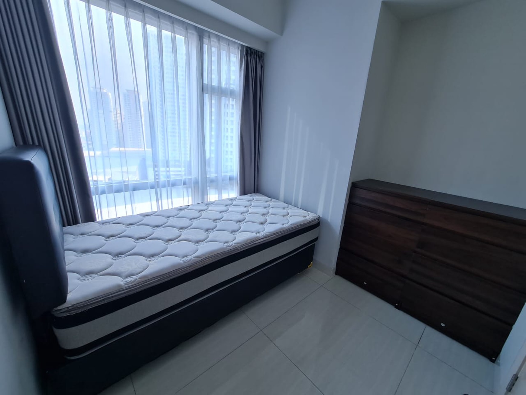 Disewakan Apartemen La Riz Mansion Pakuwon Mall Tipe 3 Bedroom Full Furnished - Lantai 8 Best View