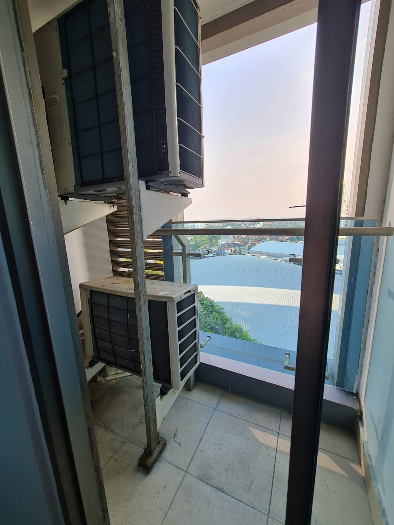 Disewakan Apartemen La Riz Mansion Pakuwon Mall Tipe 3 Bedroom Full Furnished - Lantai 8 Best View