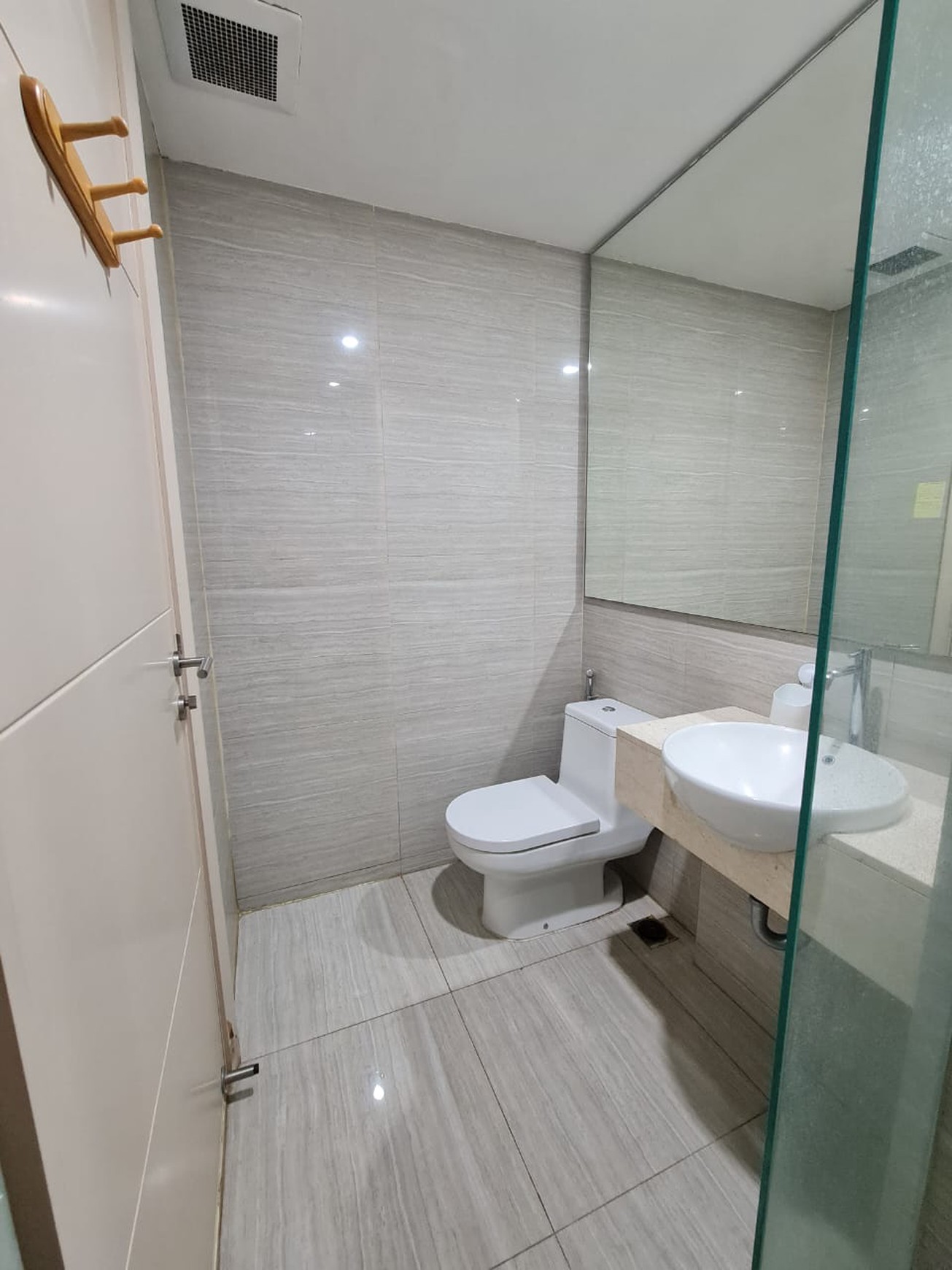 Disewakan Apartemen La Riz Mansion Pakuwon Mall Tipe 3 Bedroom Full Furnished - Lantai 8 Best View