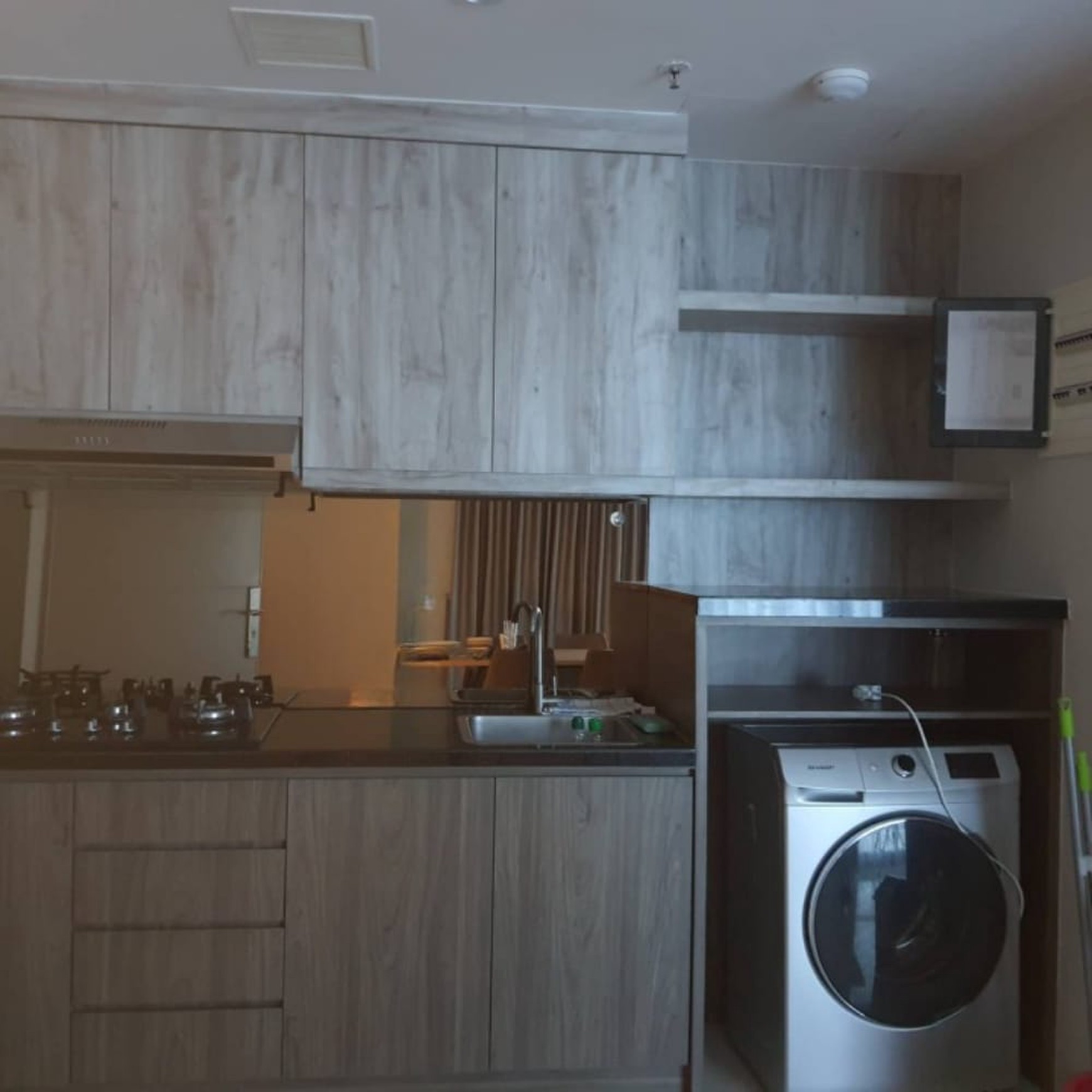 Disewakan Apartemen La Riz Mansion Pakuwon Mall Tipe 3 Bedroom Full Furnished - Lantai 8 Best View