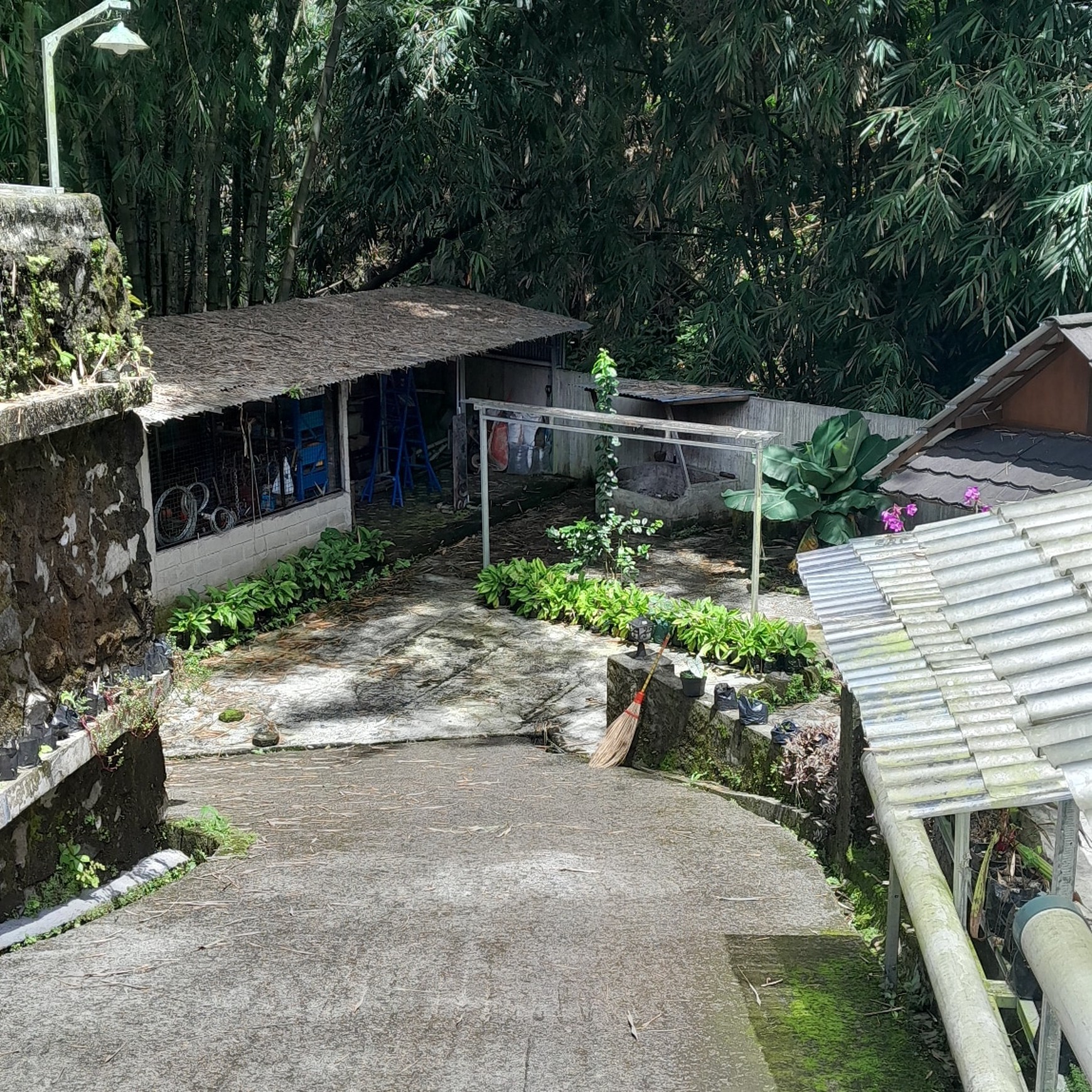 Rumah Tinggal semi Furnish 942 Meter Persegi Diarea Wisata Kaliurang Girikerto Turi Sleman