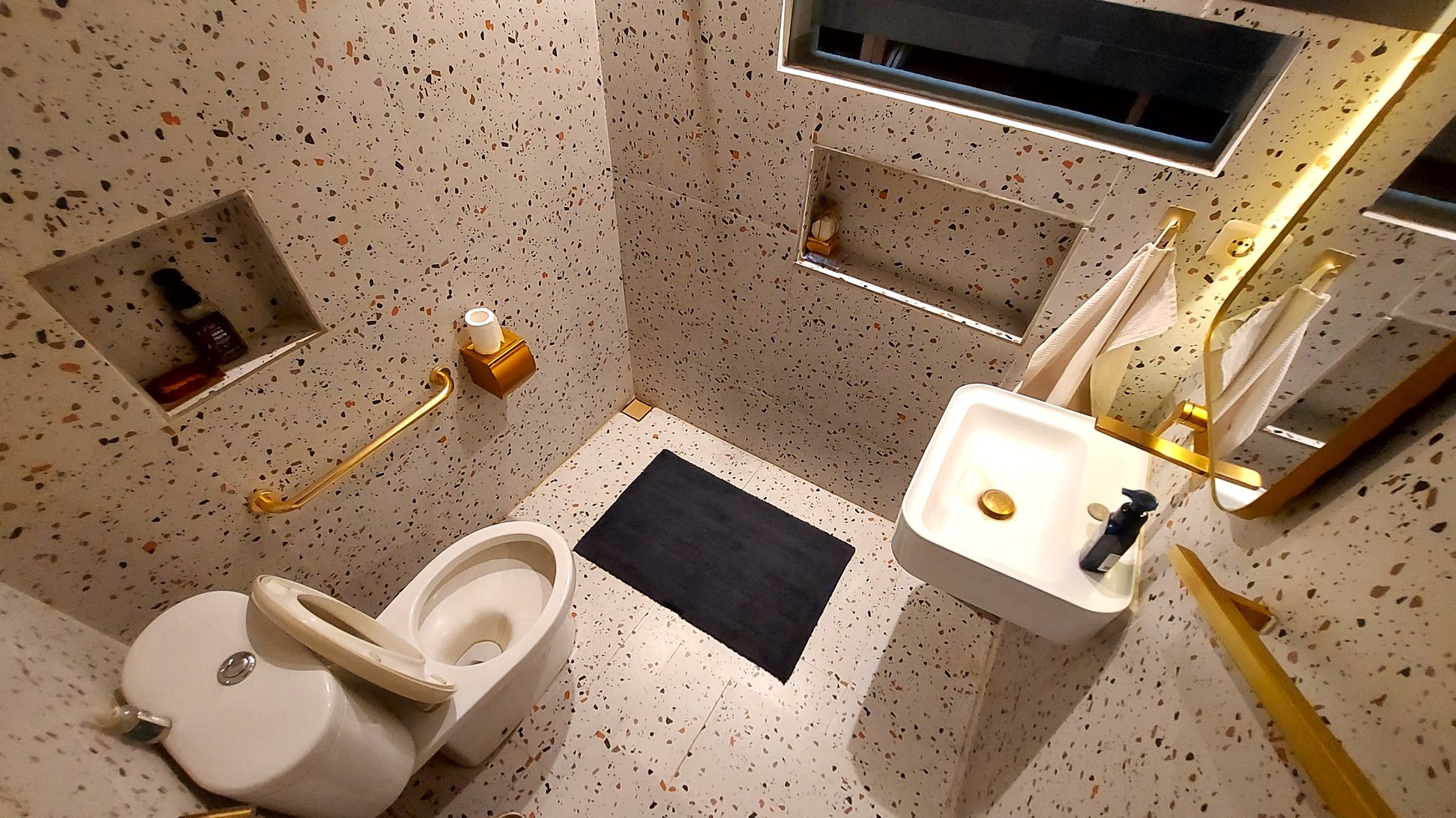 Rumah Cantik Design Modern di Cluster Premium Bintaro Pesanggrahan Jakarta Selatan