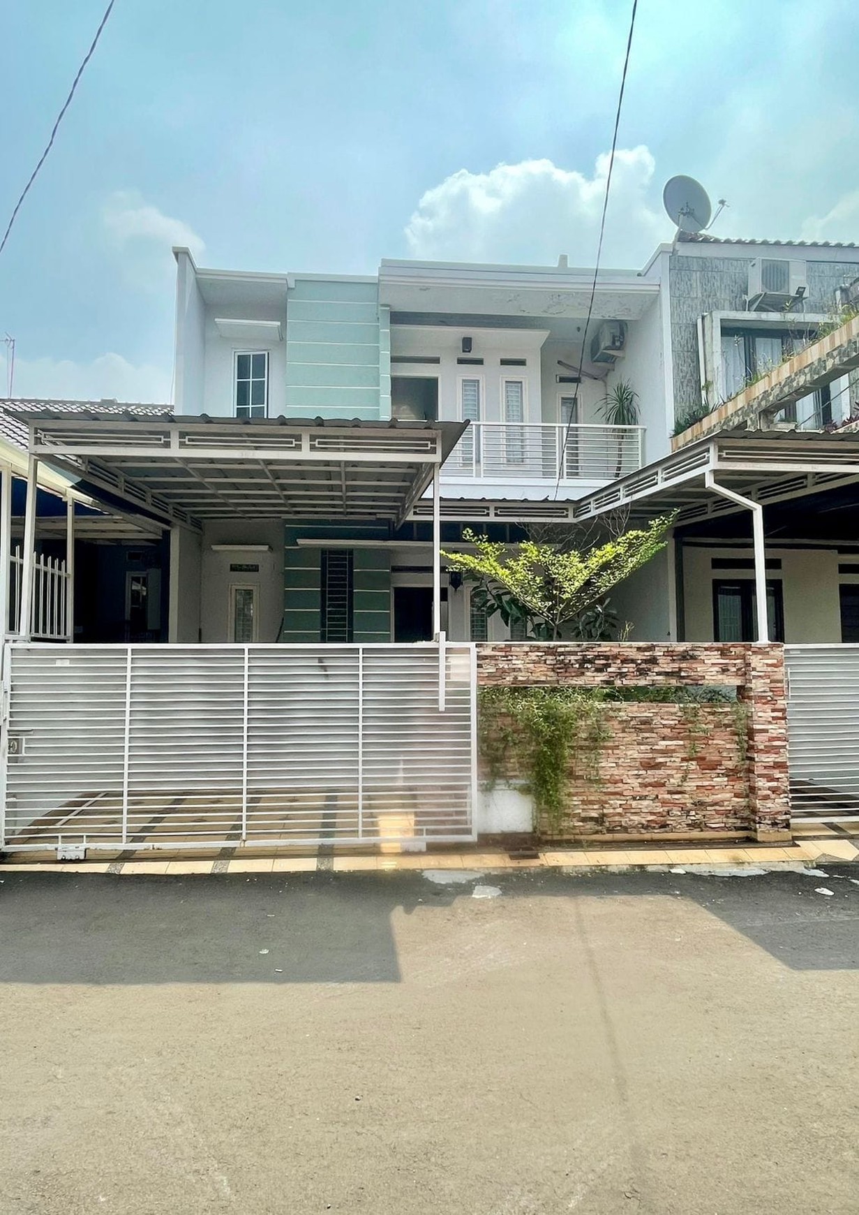 Rumah Cluster Cantik Bebas Banjir Jatiwaringin Pondok Gede Kota Bekasi