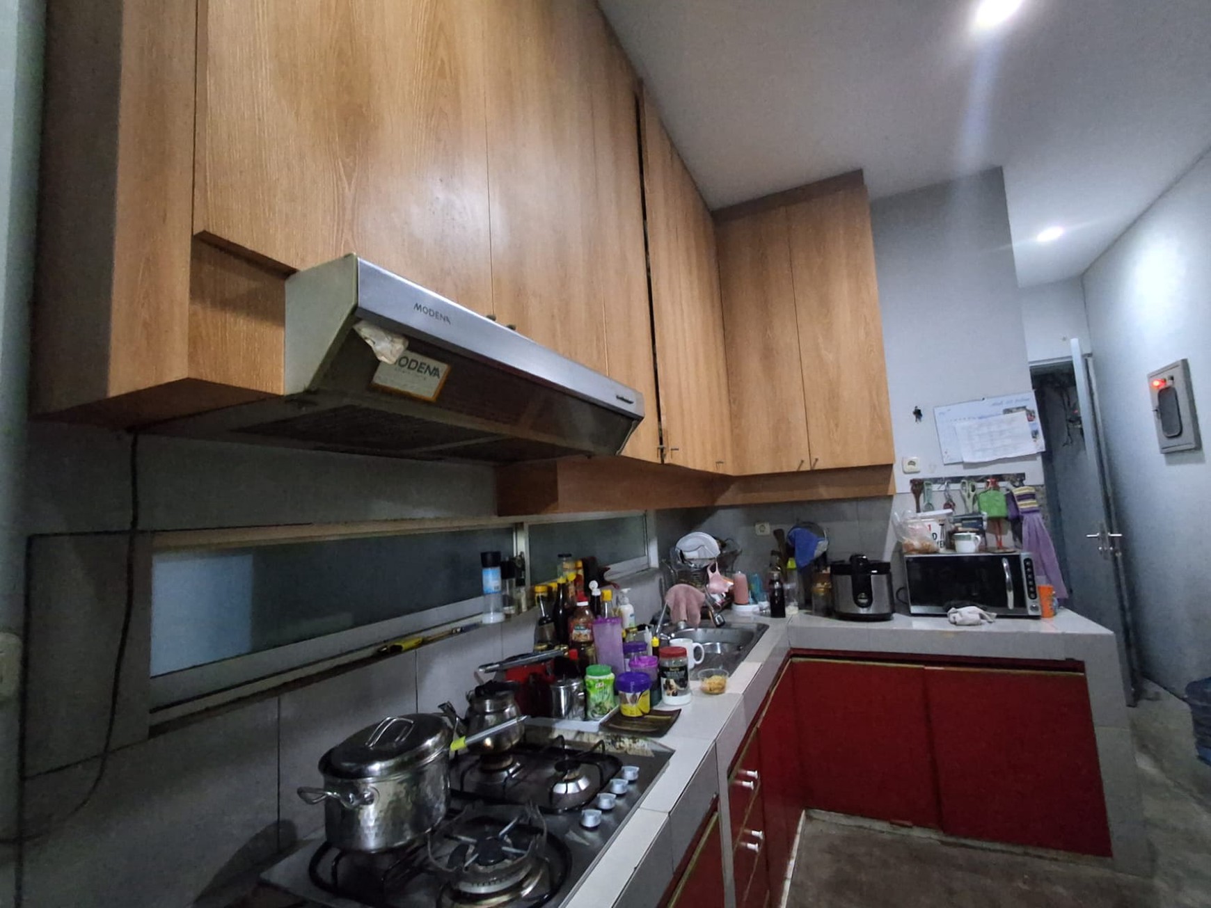 DIJUAL RUMAH SIAP HUNI 2 LANTAI BONA INDAH - lokasi STRATEGIS.
