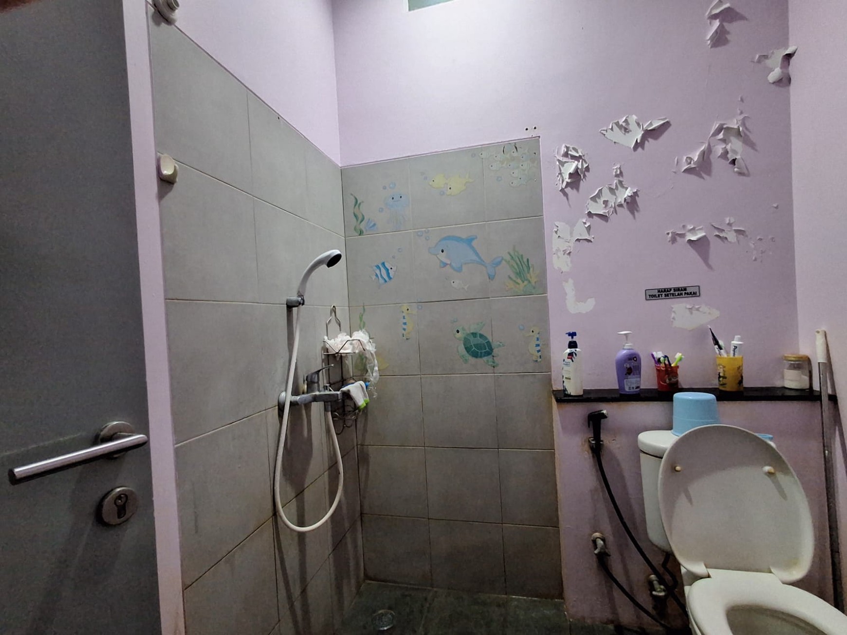 DIJUAL RUMAH SIAP HUNI 2 LANTAI BONA INDAH - lokasi STRATEGIS.