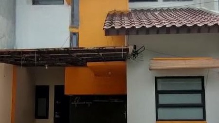 DIJUAL RUMAH 2 Lt. HARGA DIBAWAH PASARAN Lokasi STRATEGIS - di Pangkalan Jati