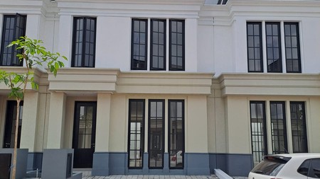 Disewakan Rumah Baru Semi Furnish White House Dian Istana Surabaya
