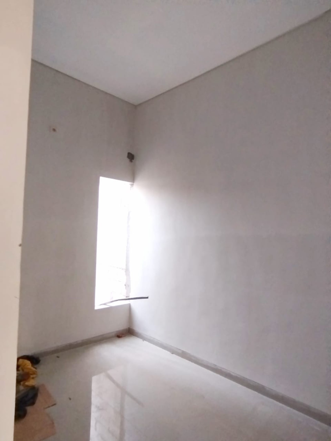 Rumah Modern Minimalis SHM Medayu Utara - Dekat UPN & MERR. Bisa KPR!