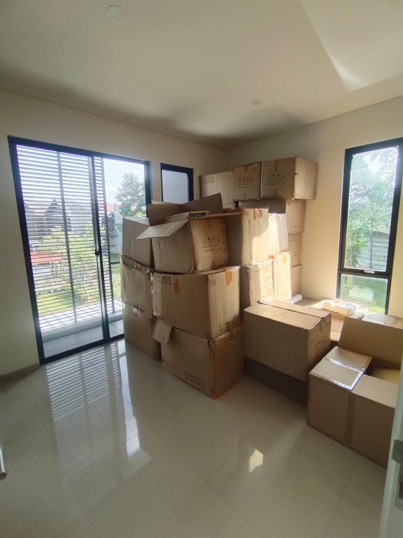 Rumah Bagus Di Melia Hyra Graha Raya Bintaro Jaya