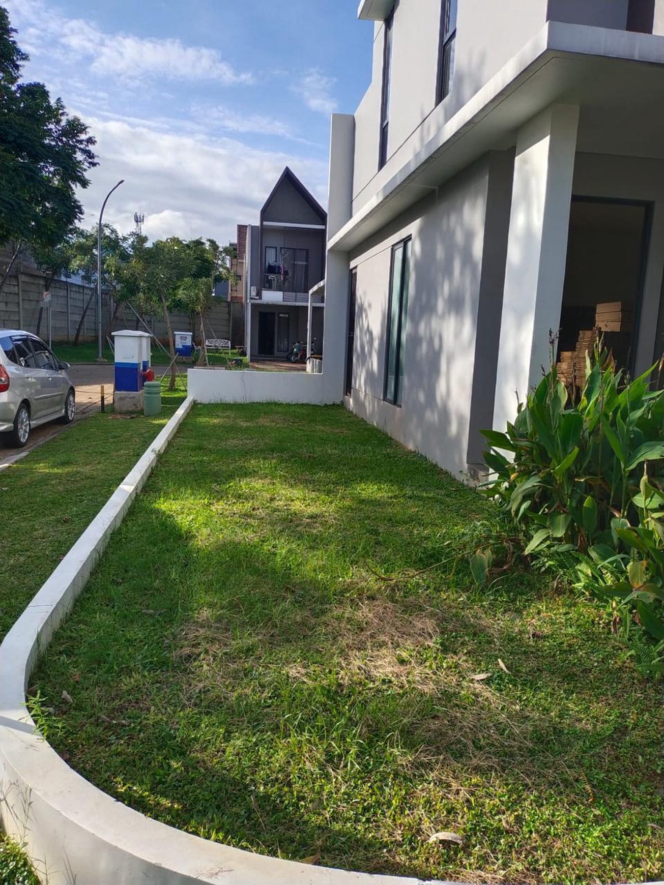 Rumah Bagus Di Melia Hyra Graha Raya Bintaro Jaya